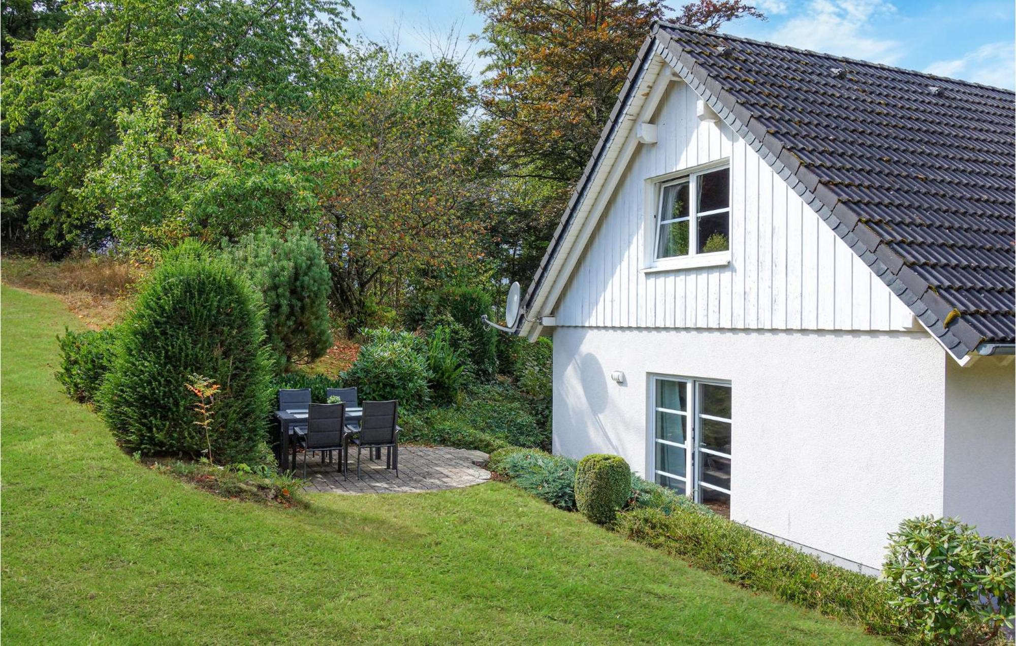 Gorgeous Home In Attendorn With Kitchen ภายนอก รูปภาพ
